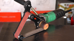 Read more about the article Make A Angle Grinder Belt Sander Attachment For Pipe