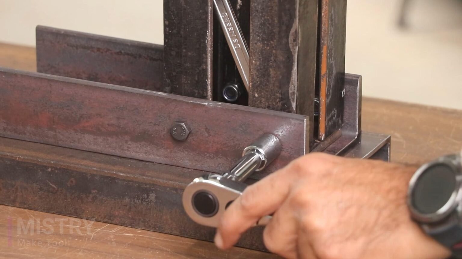 DIY Metal Bender For Round Shapes: A Step-by-Step Guide | Mistry MakeTool